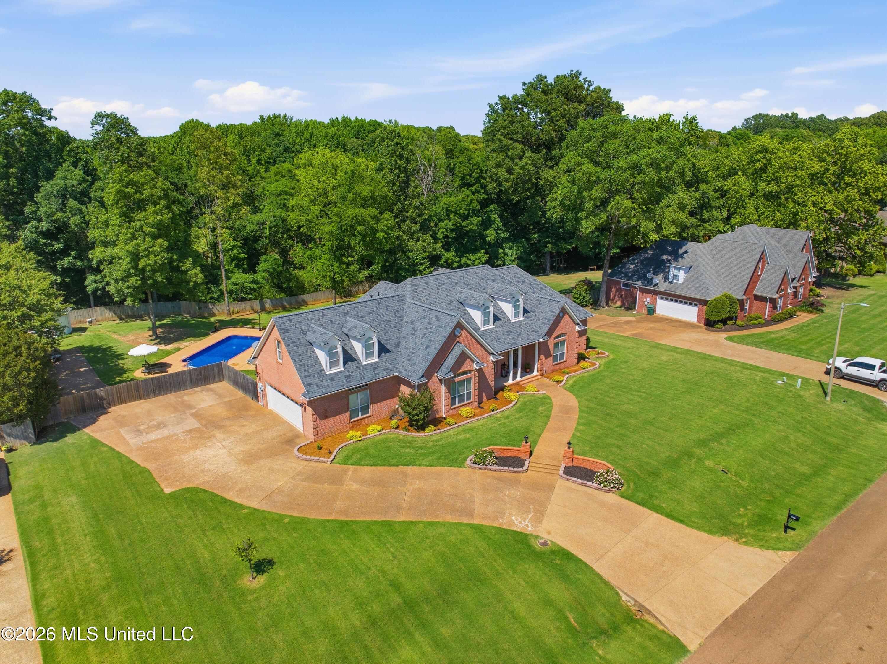 2582 Dickens Place Drive Property Photo 48