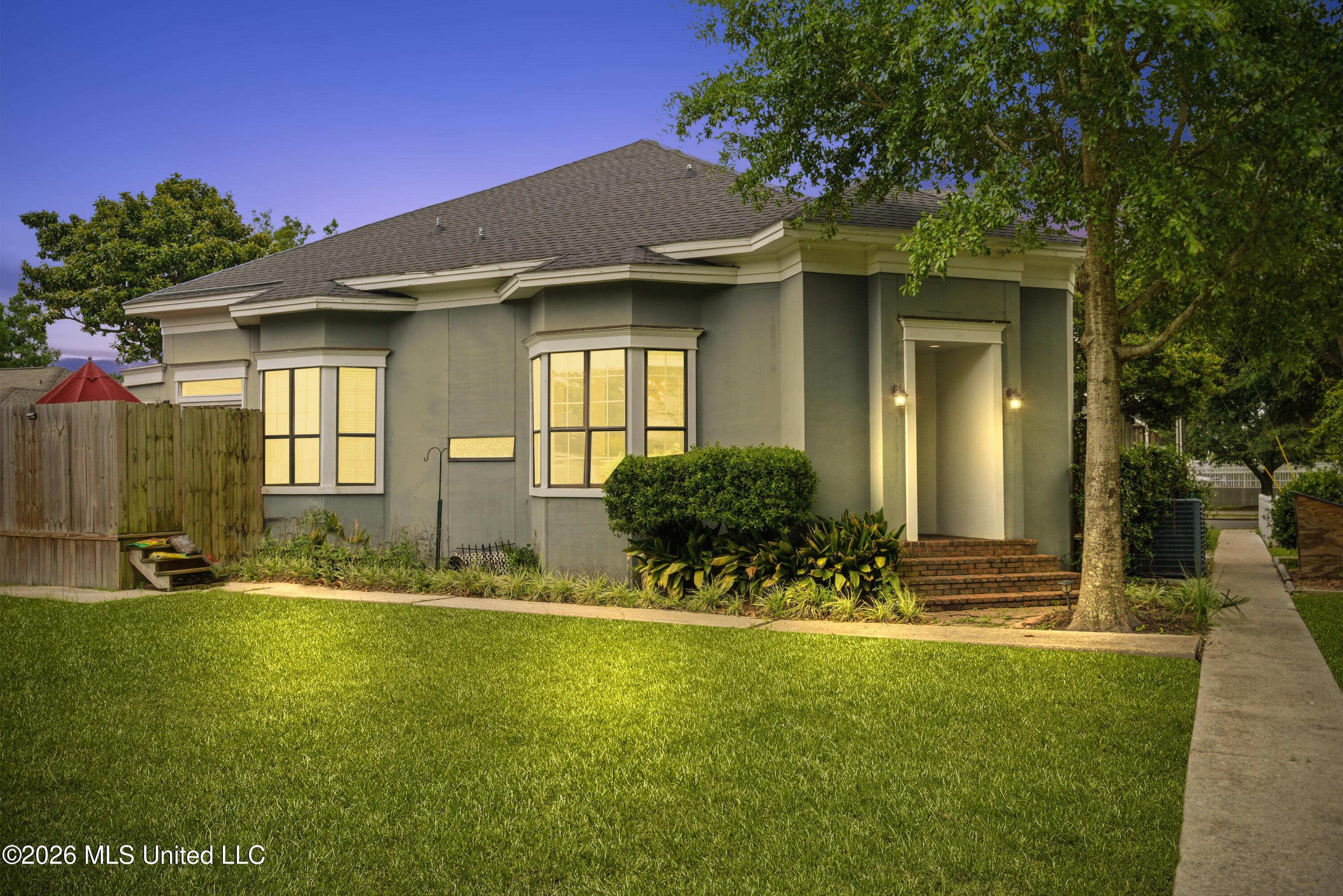 1610 20th Avenue Property Photo 2