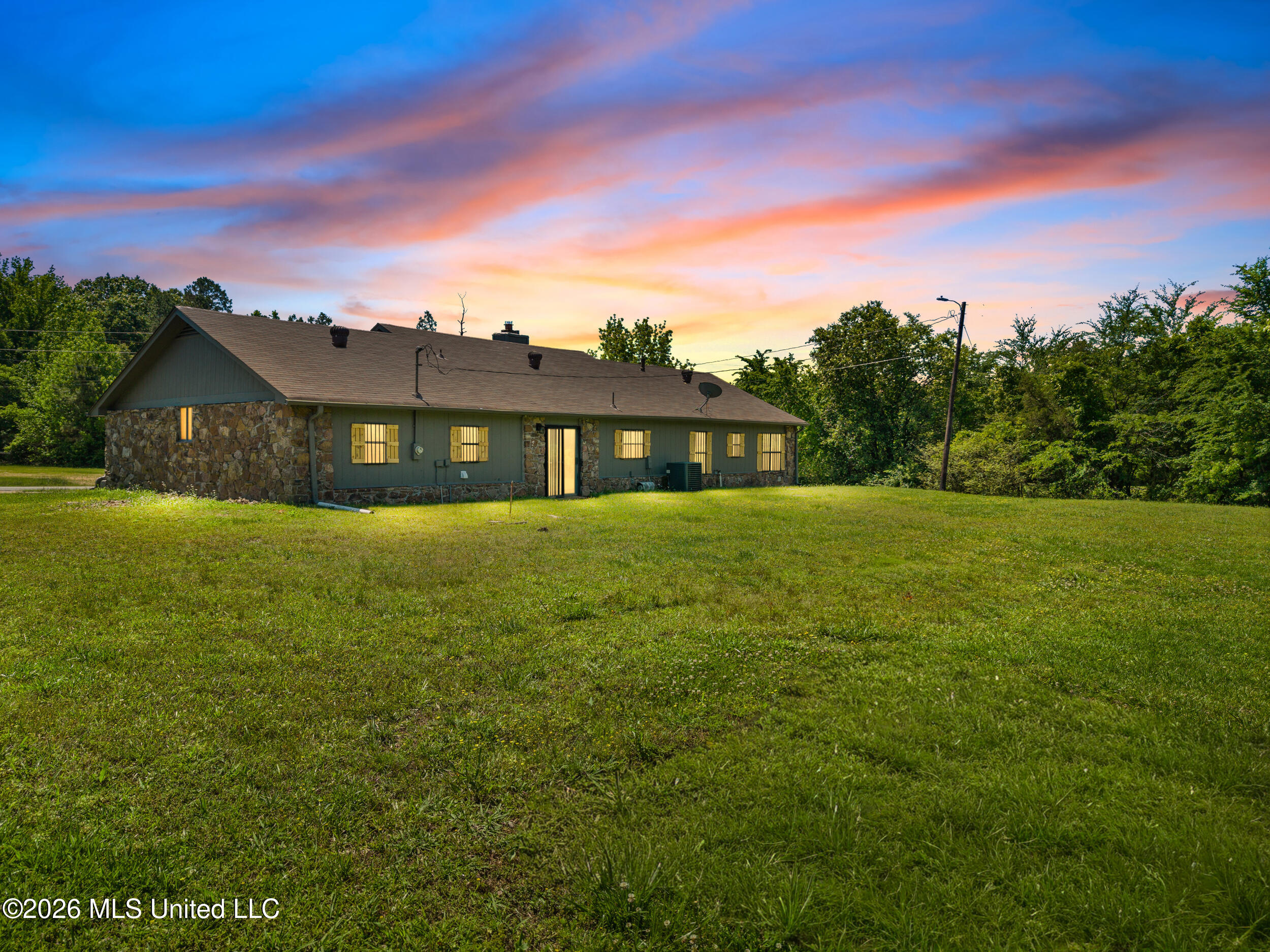 816 Chulahoma Road Property Photo 3