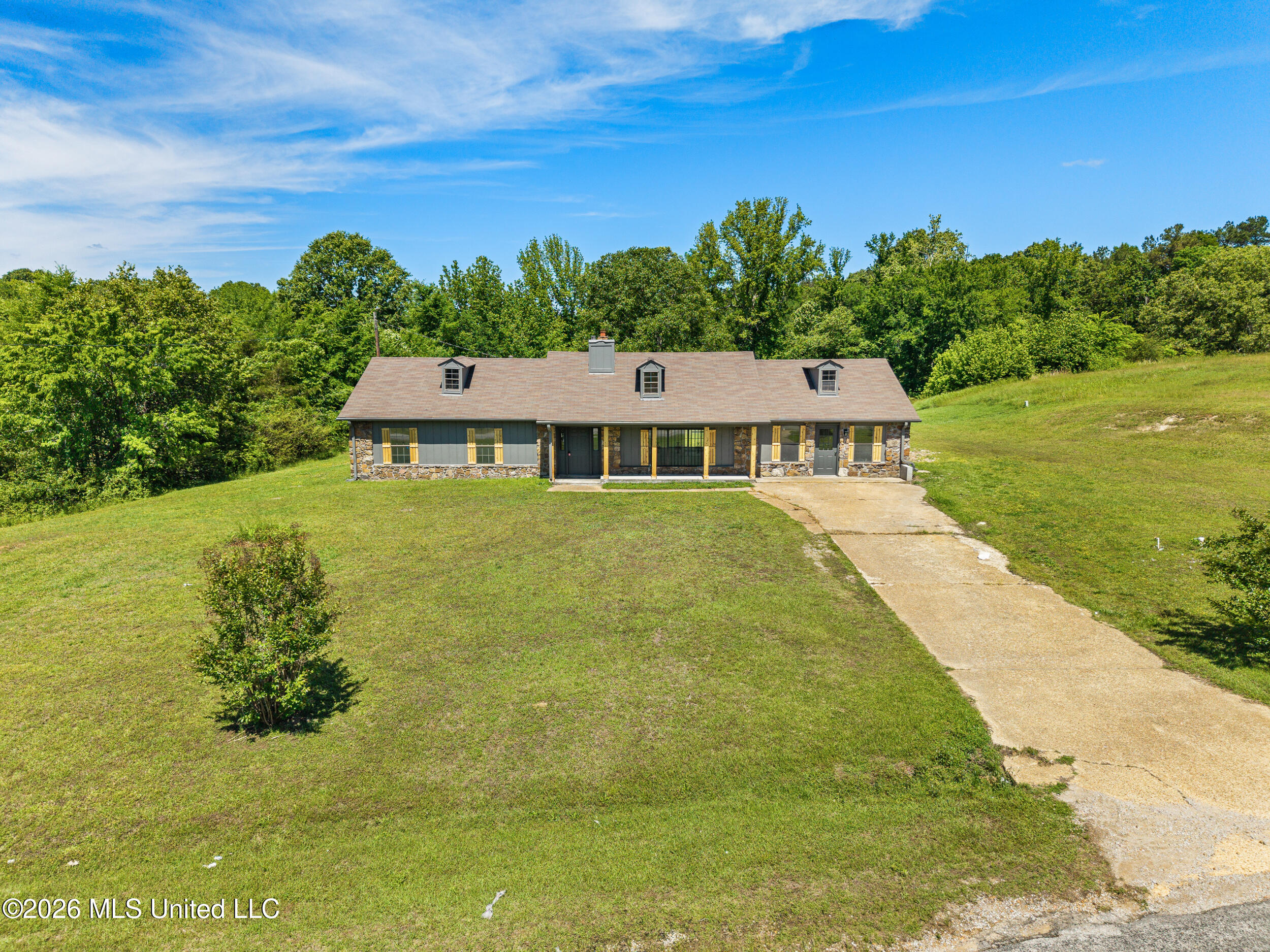 816 Chulahoma Road Property Photo 5