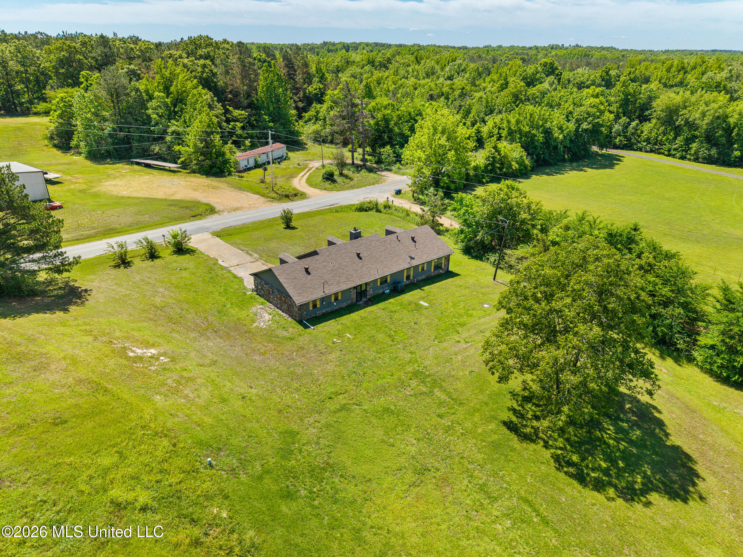 816 Chulahoma Road Property Photo 8
