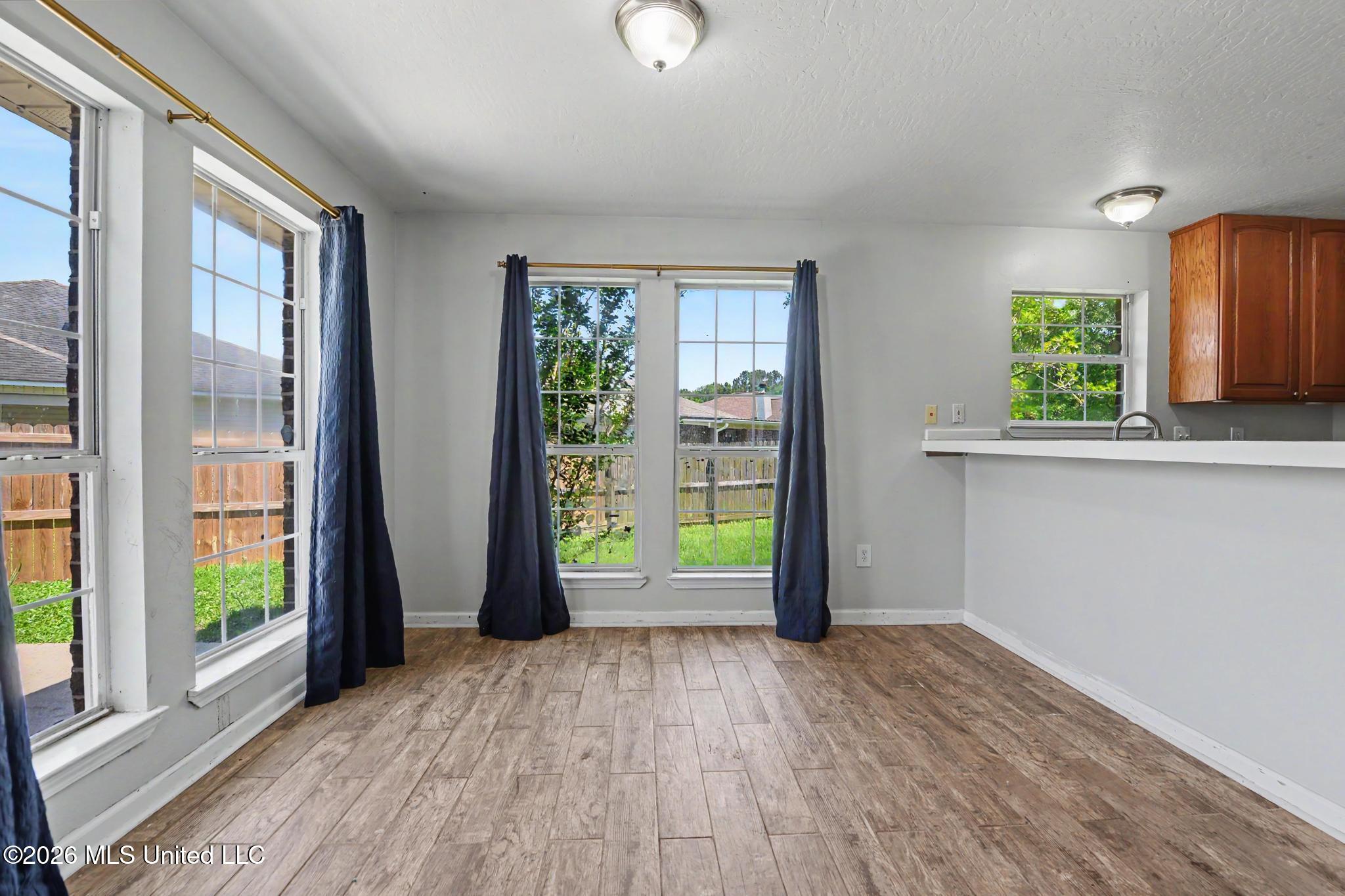 10165 Melody Lane Property Photo 5