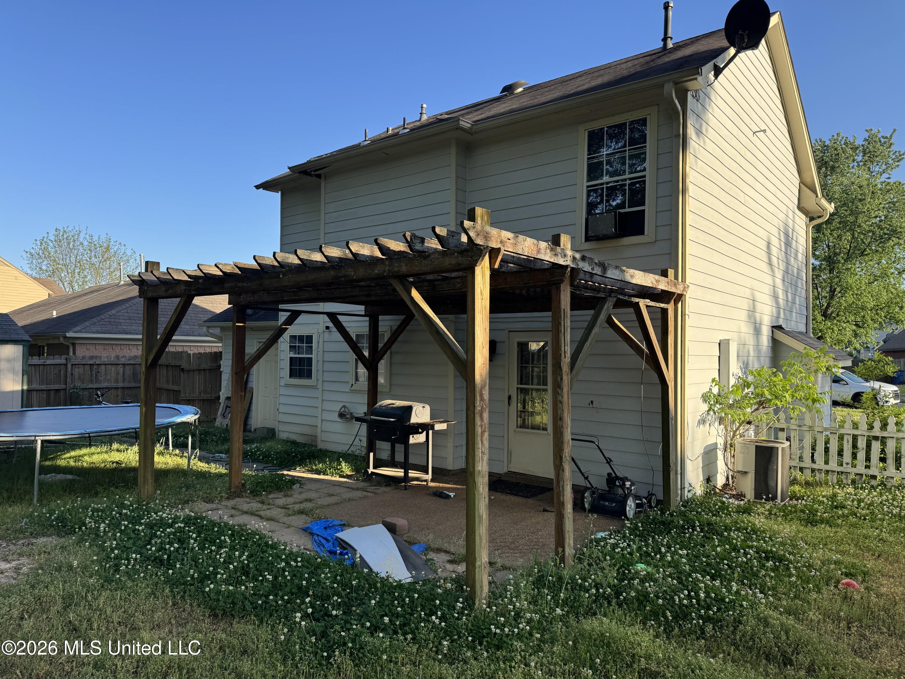9284 Brooks Drive Property Photo 4