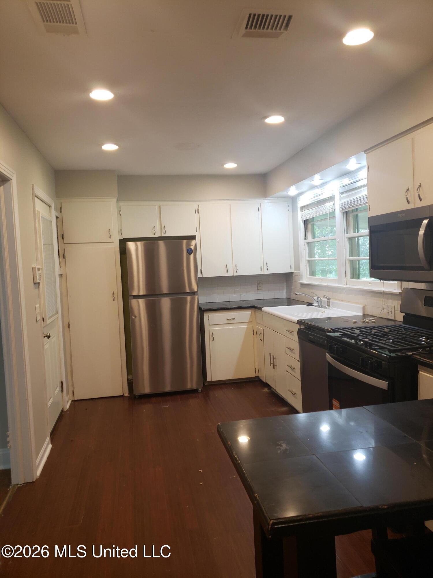1521 Wilhurst Street Property Photo 6