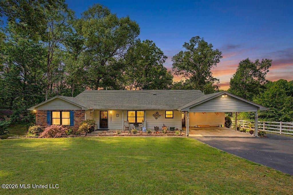 1463 Thunderbird Drive Property Photo 1