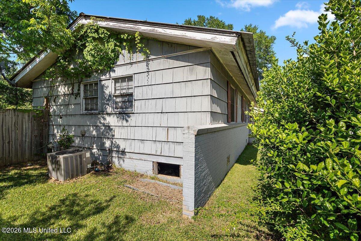 1015 Linden Drive Property Photo 3