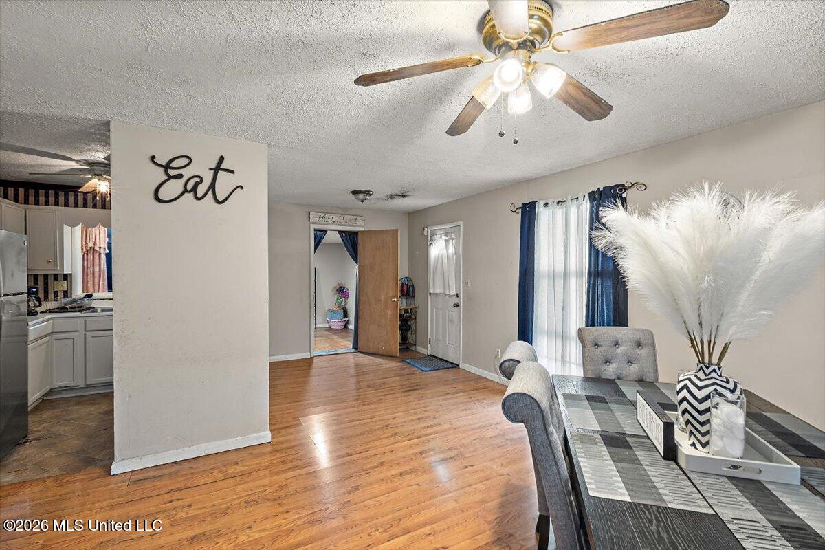 1015 Linden Drive Property Photo 4