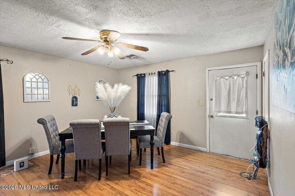 1015 Linden Drive Property Photo 5