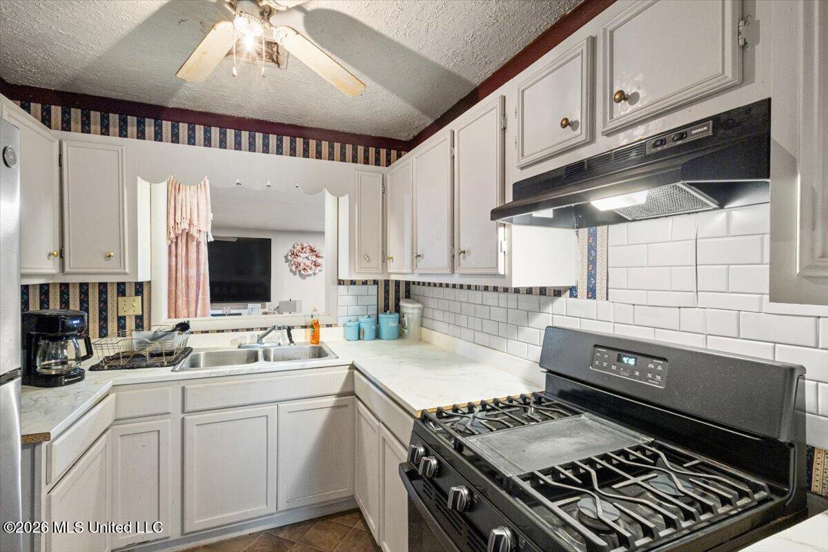 1015 Linden Drive Property Photo 6