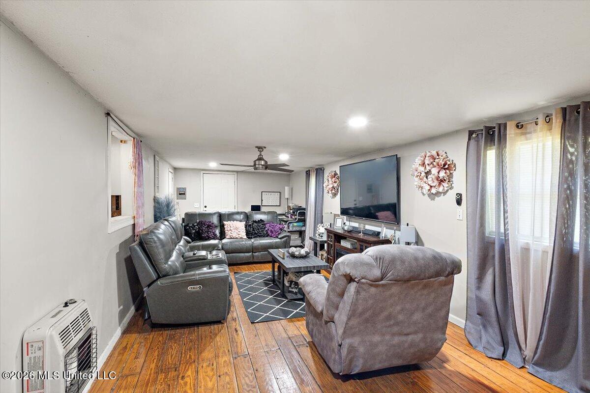 1015 Linden Drive Property Photo 7