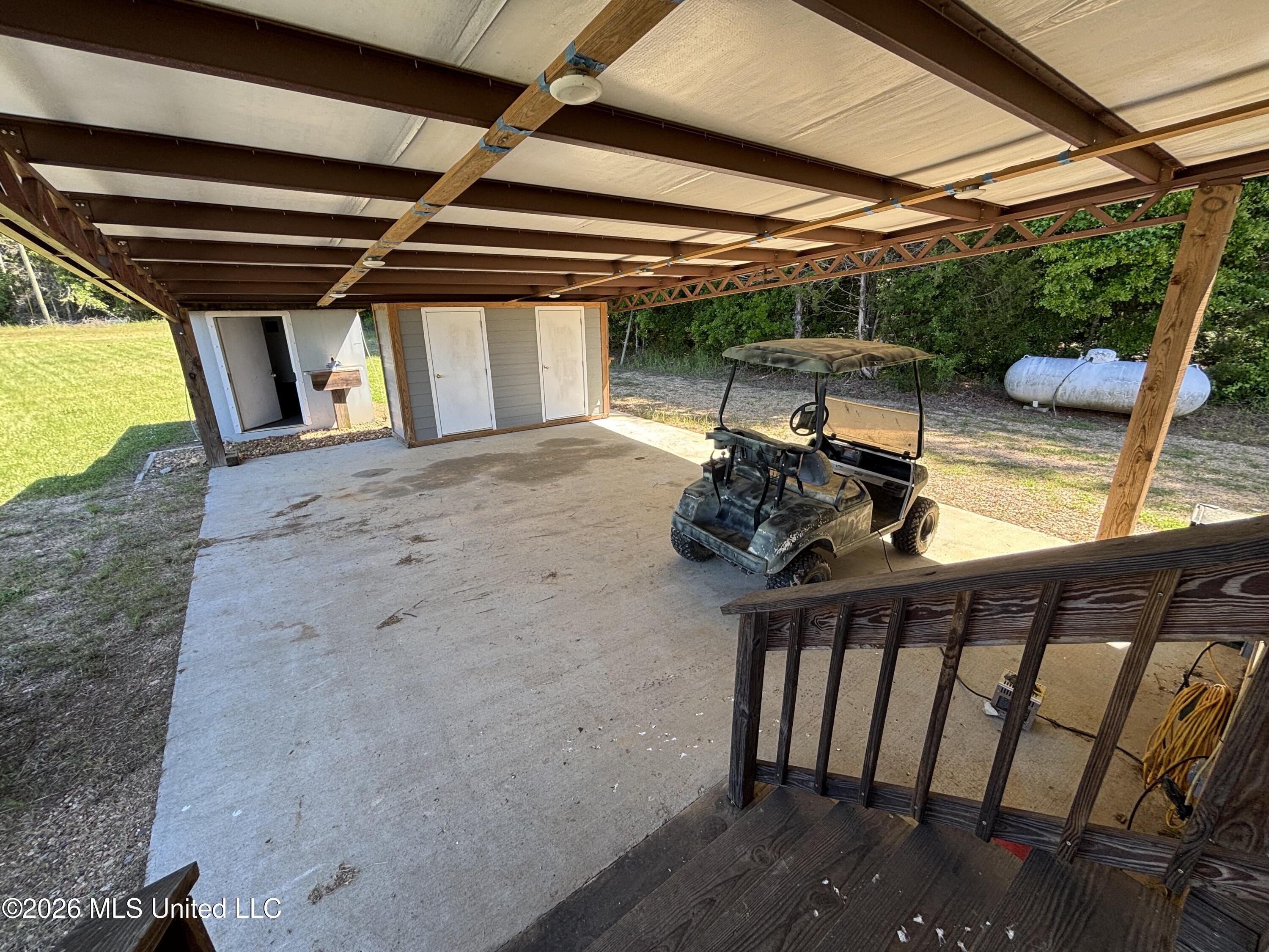 00 County Road 3102 Property Photo 7