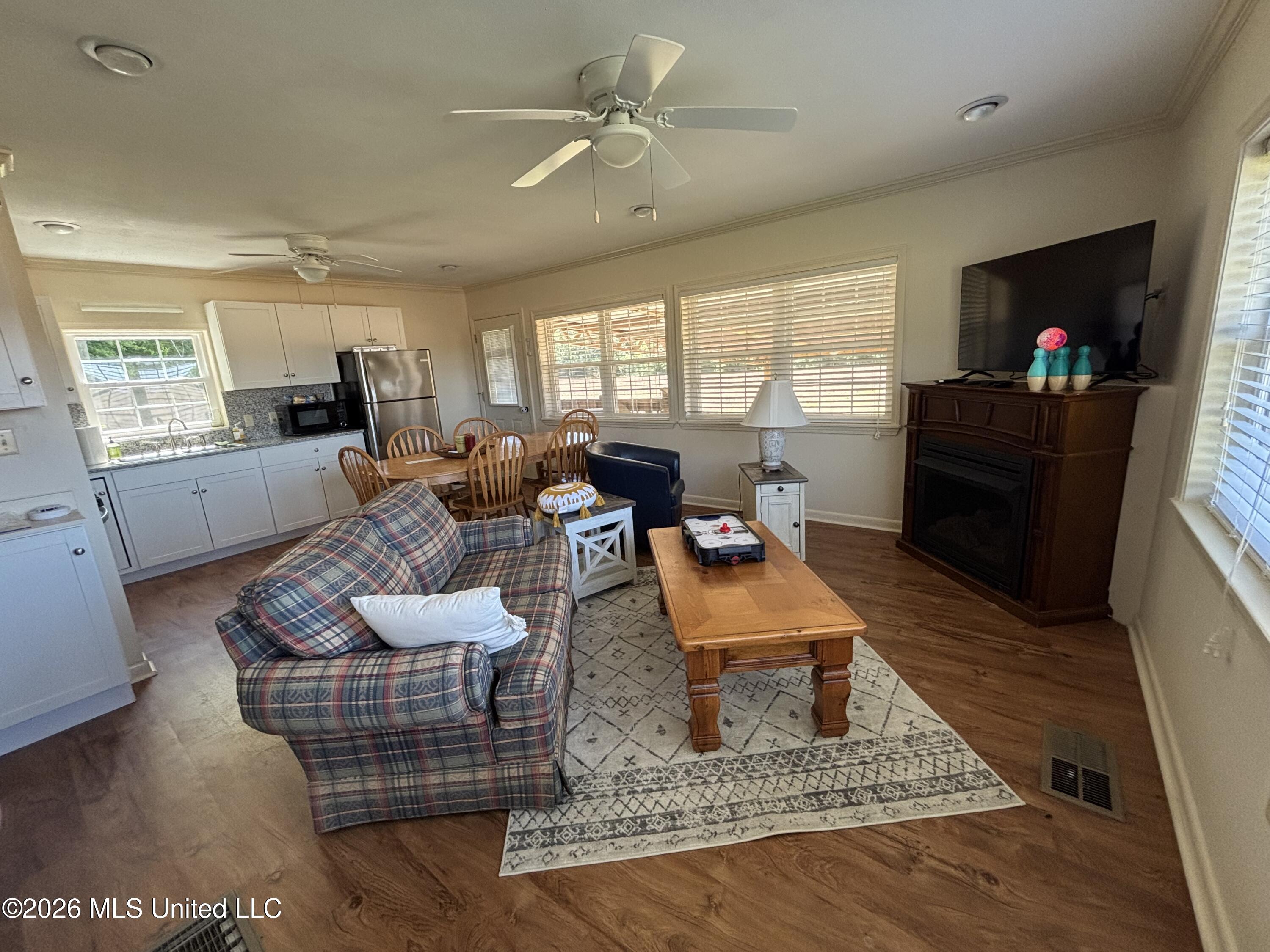 00 County Road 3102 Property Photo 11