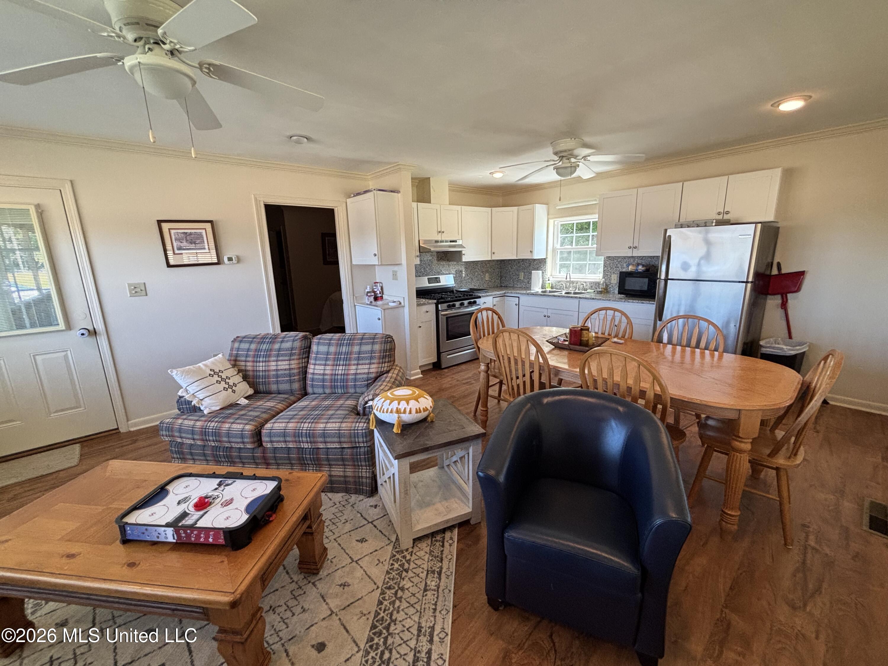 00 County Road 3102 Property Photo 12