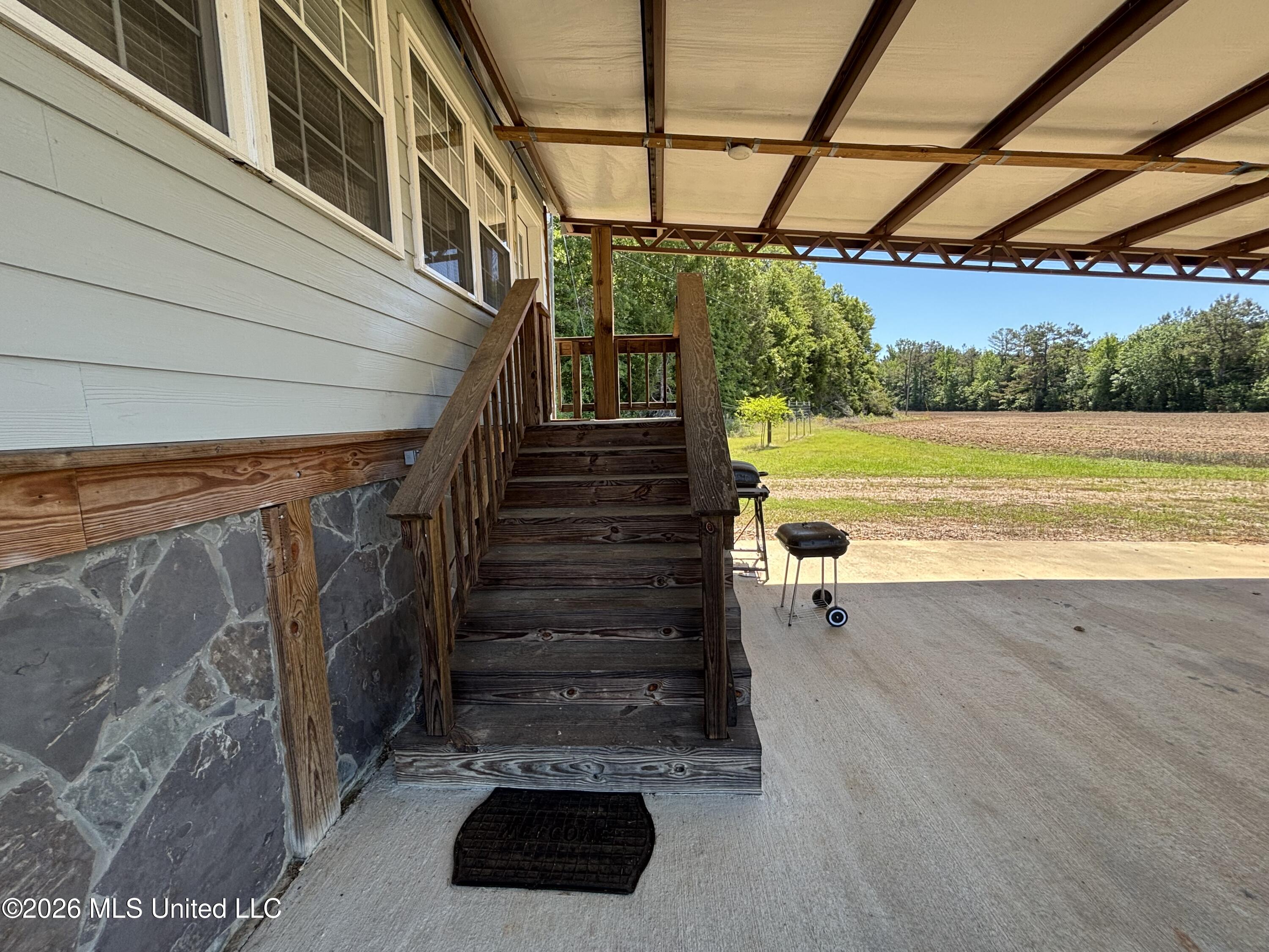 00 County Road 3102 Property Photo 20