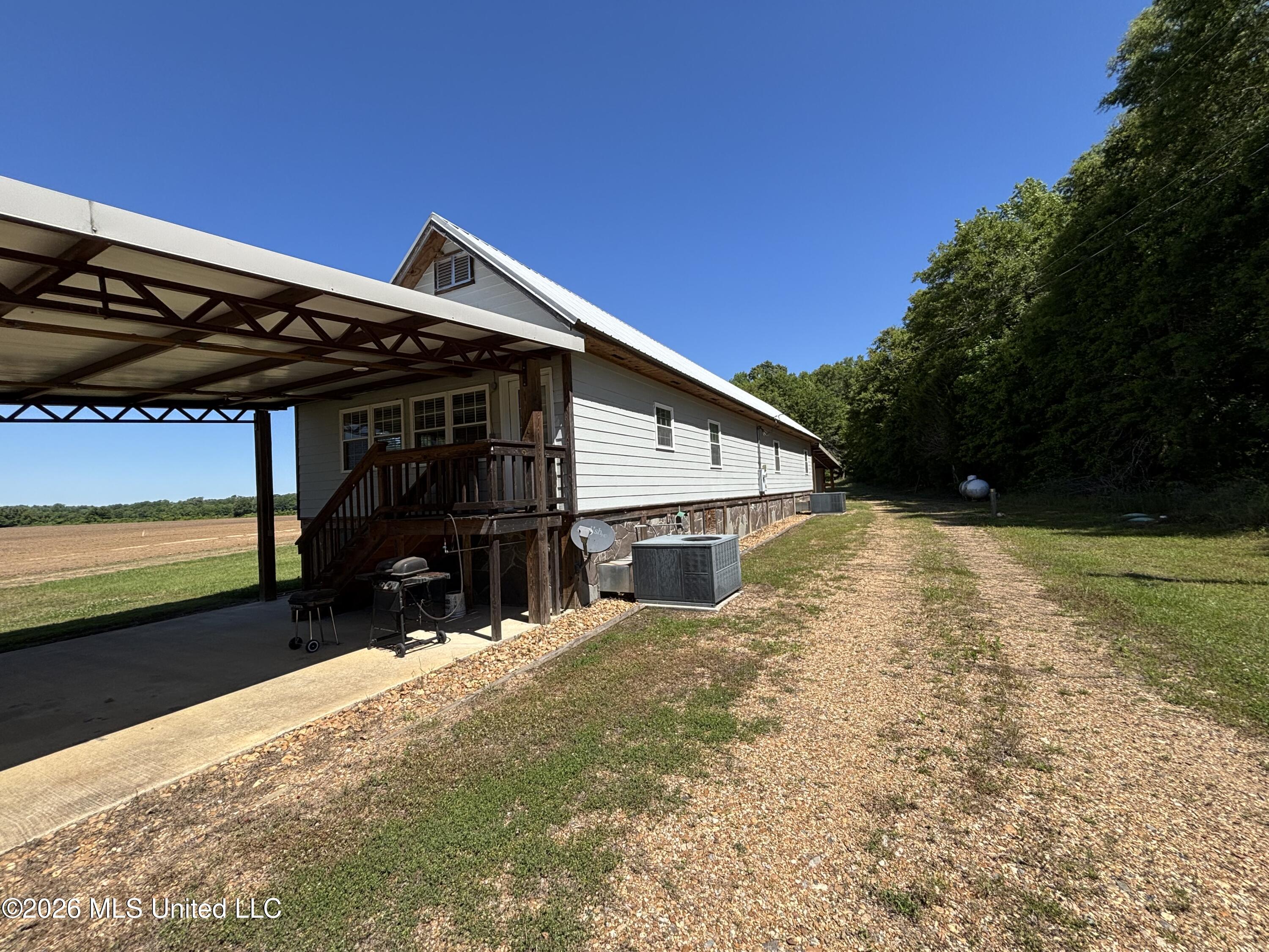 00 County Road 3102 Property Photo 22
