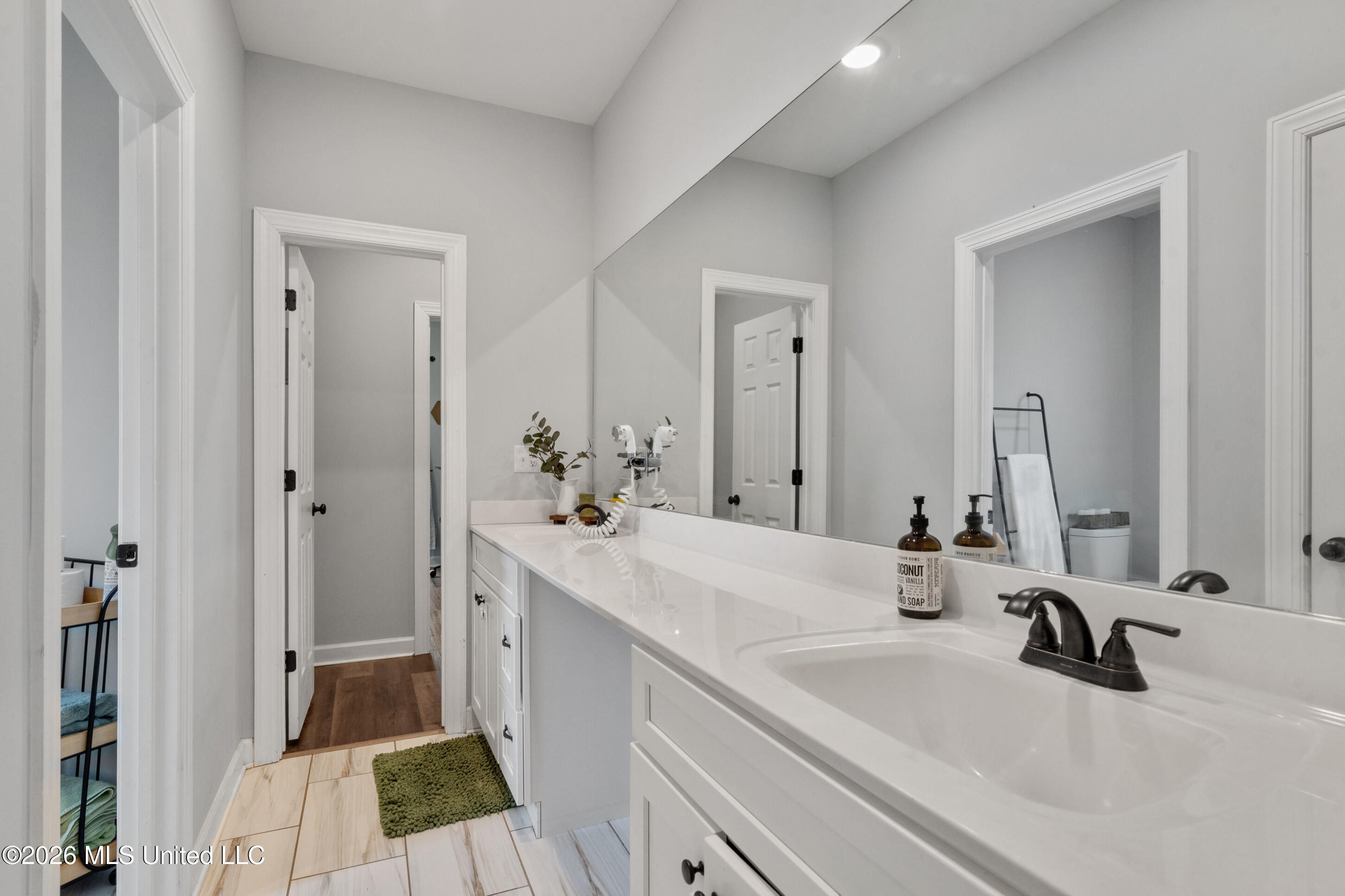195 Southbrook Drive Property Photo 12