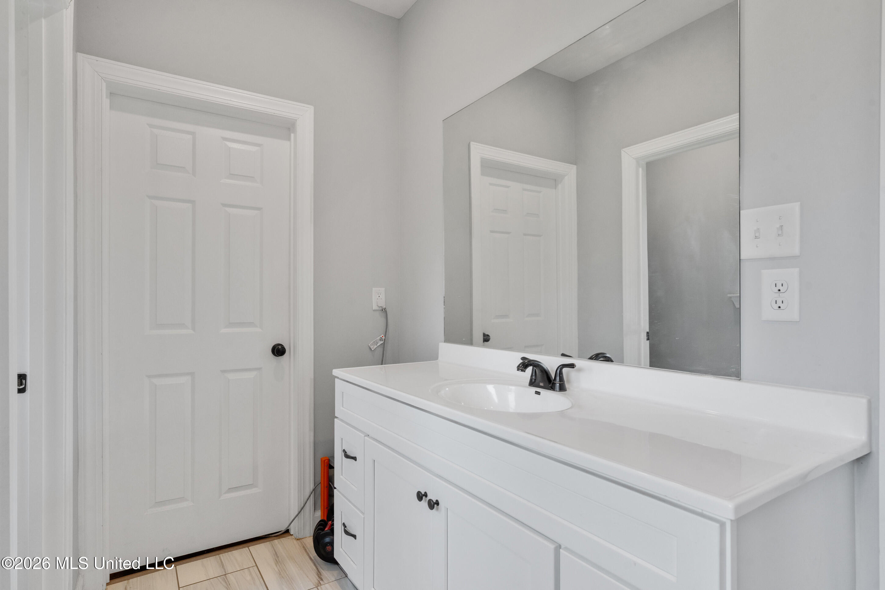 195 Southbrook Drive Property Photo 17