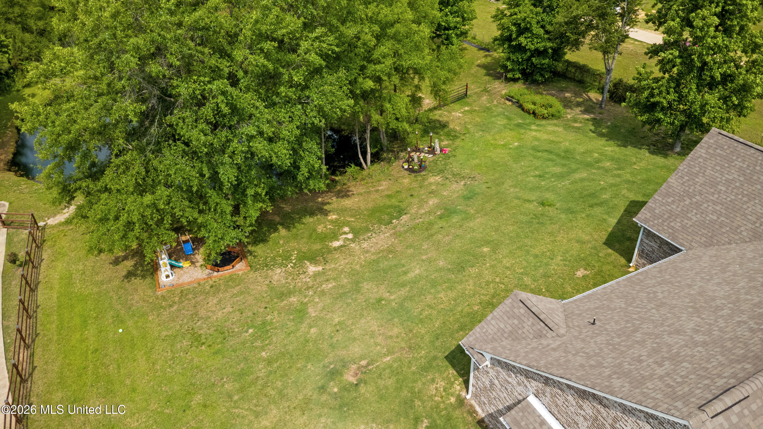 195 Southbrook Drive Property Photo 34