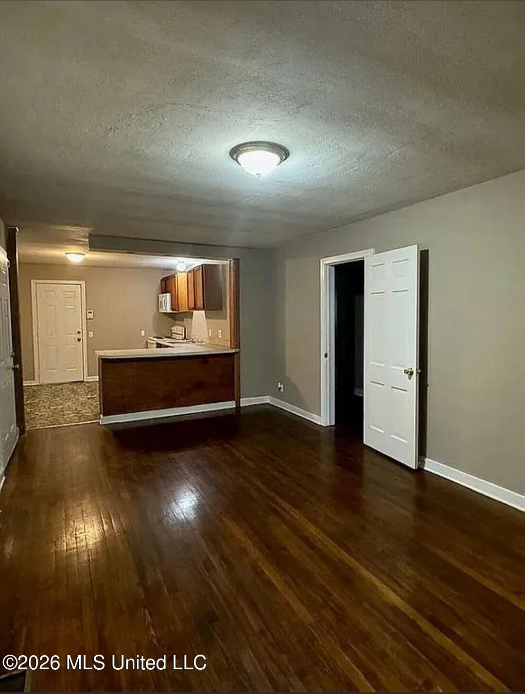 2914 Barwood Drive Property Photo 3