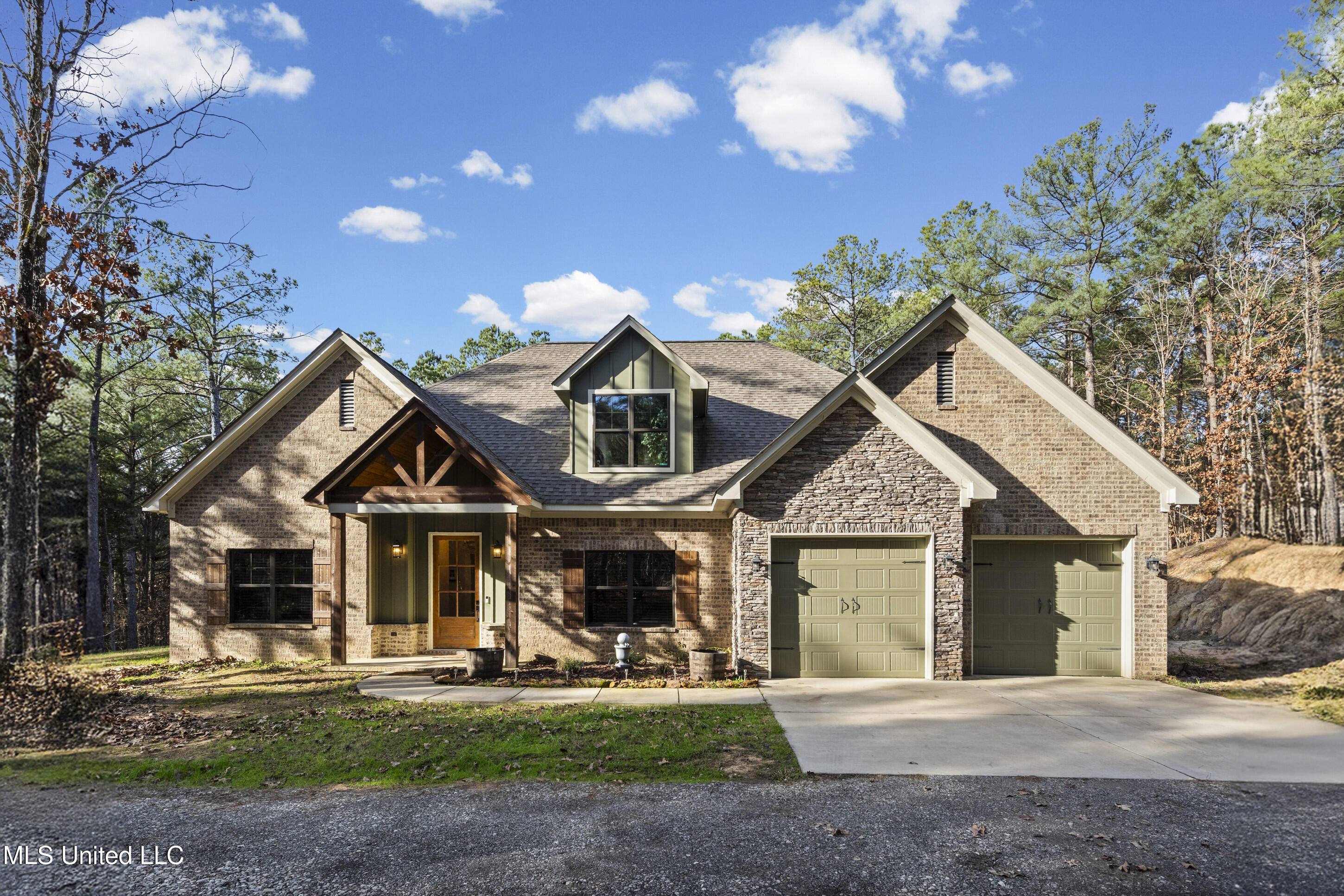 6720 Thyatira Tyro Property Photo 1