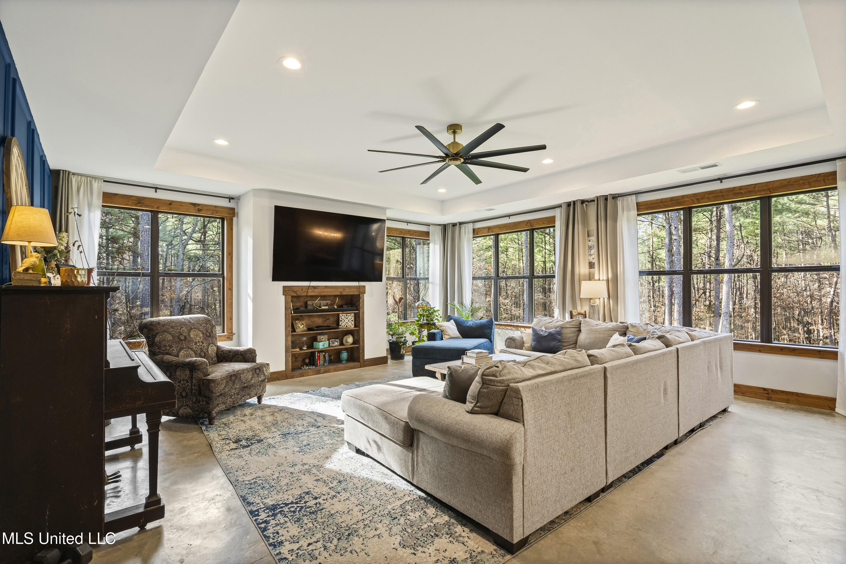 6720 Thyatira Tyro Property Photo 3