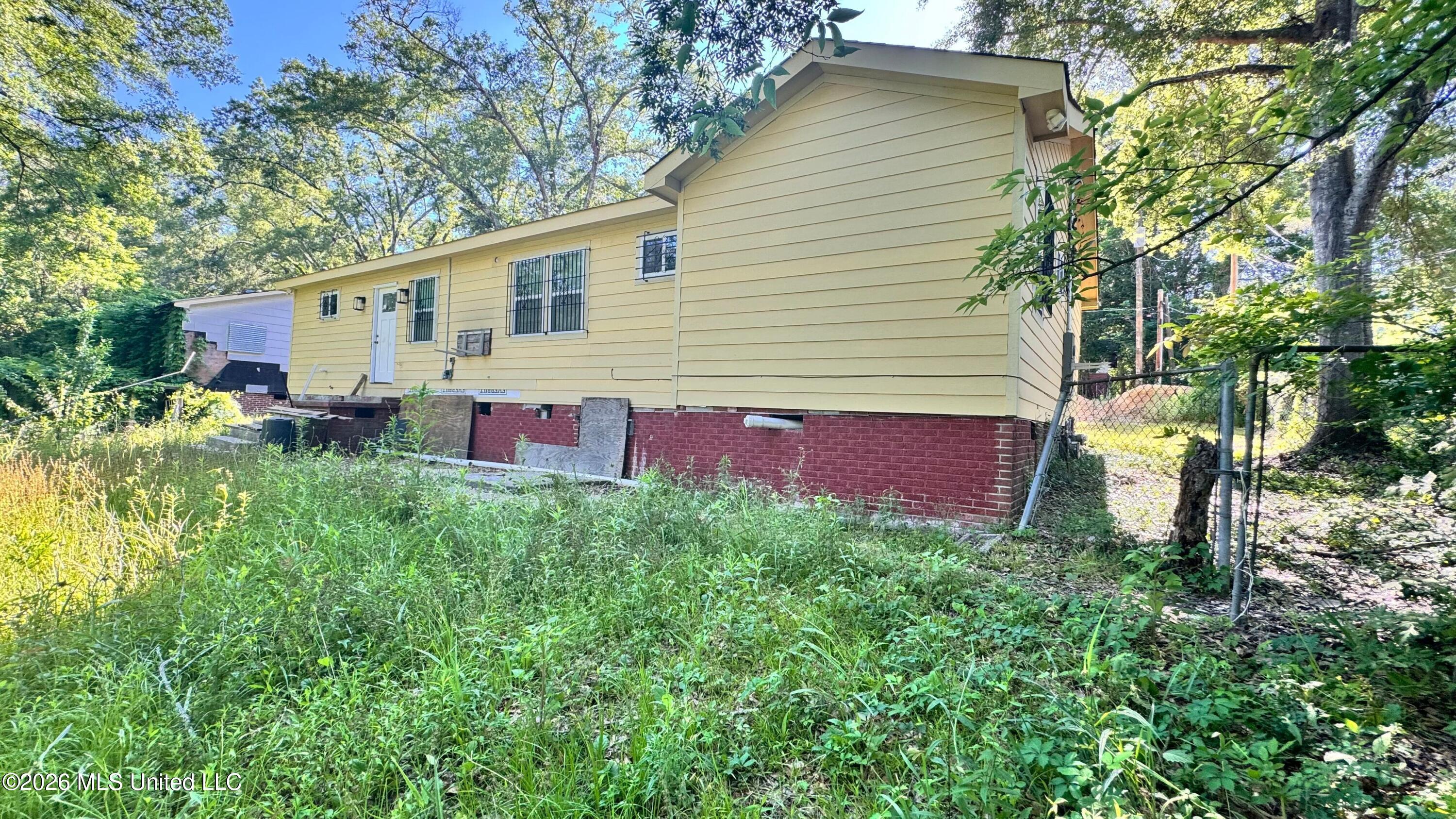 2616 Glenn Street Property Photo 5