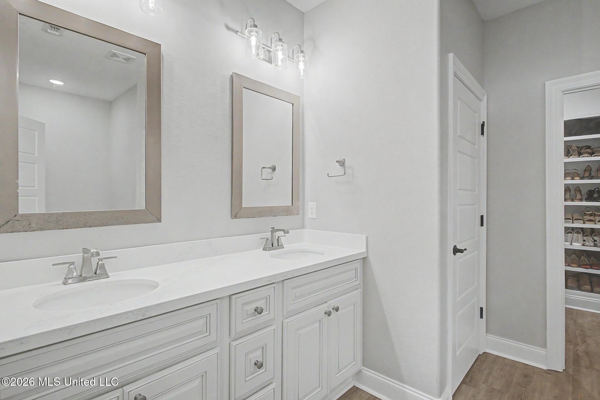 6812 Enclave Lane Property Photo 15