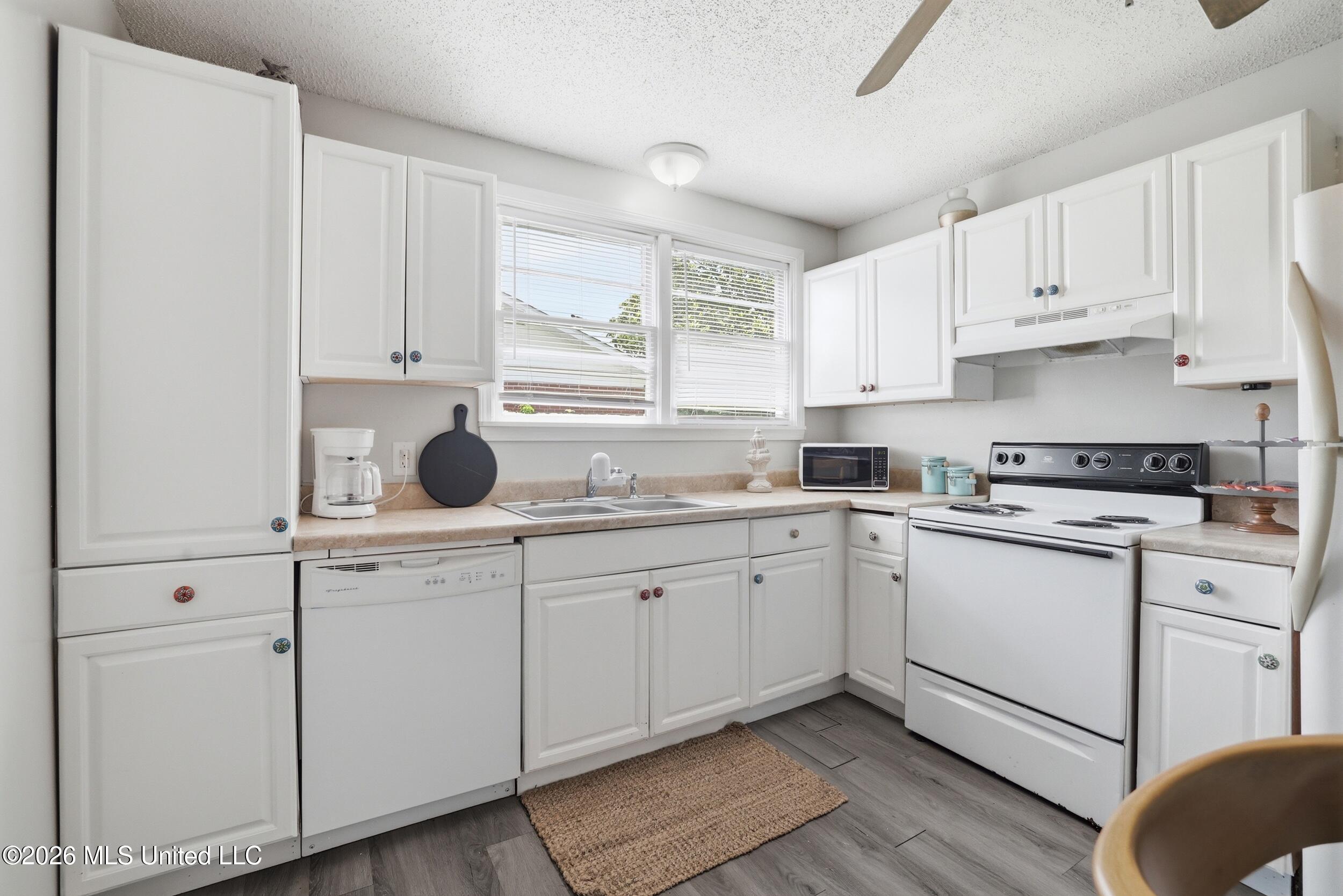 415 Wainwright Street Property Photo 12