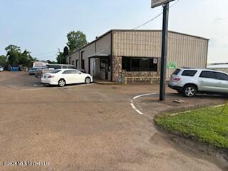1850 S Frontage Road Property Photo 1