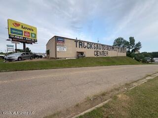 1850 S Frontage Road Property Photo 2