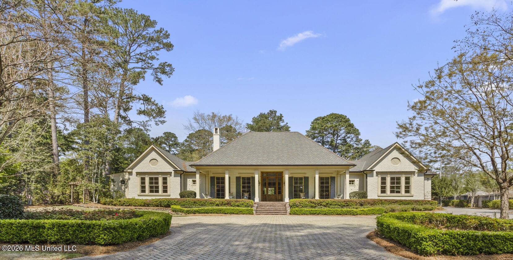 2526 Honeysuckle Lane Property Photo 1