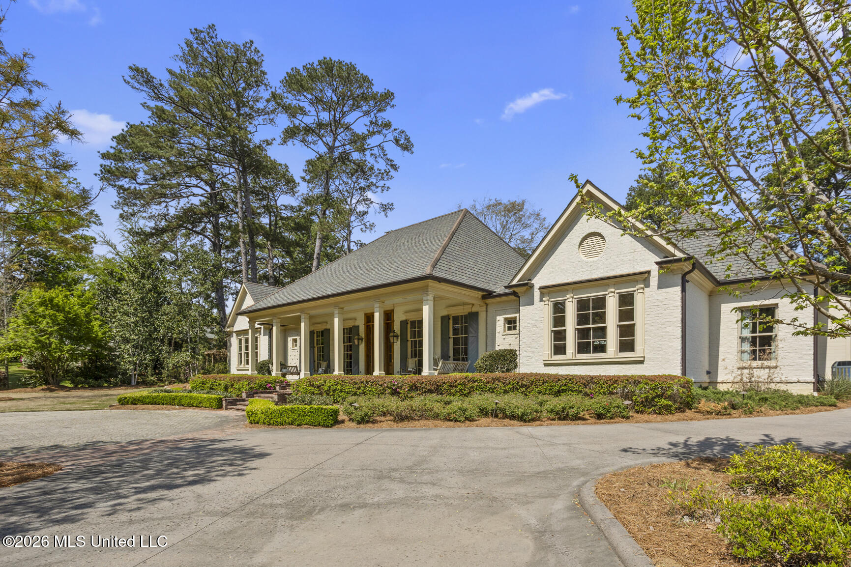 2526 Honeysuckle Lane Property Photo 2