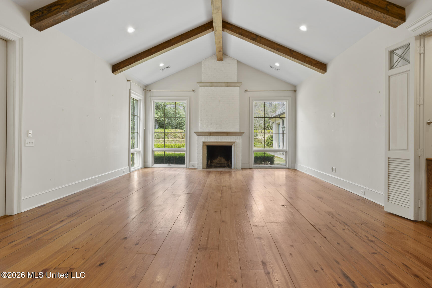 2526 Honeysuckle Lane Property Photo 19