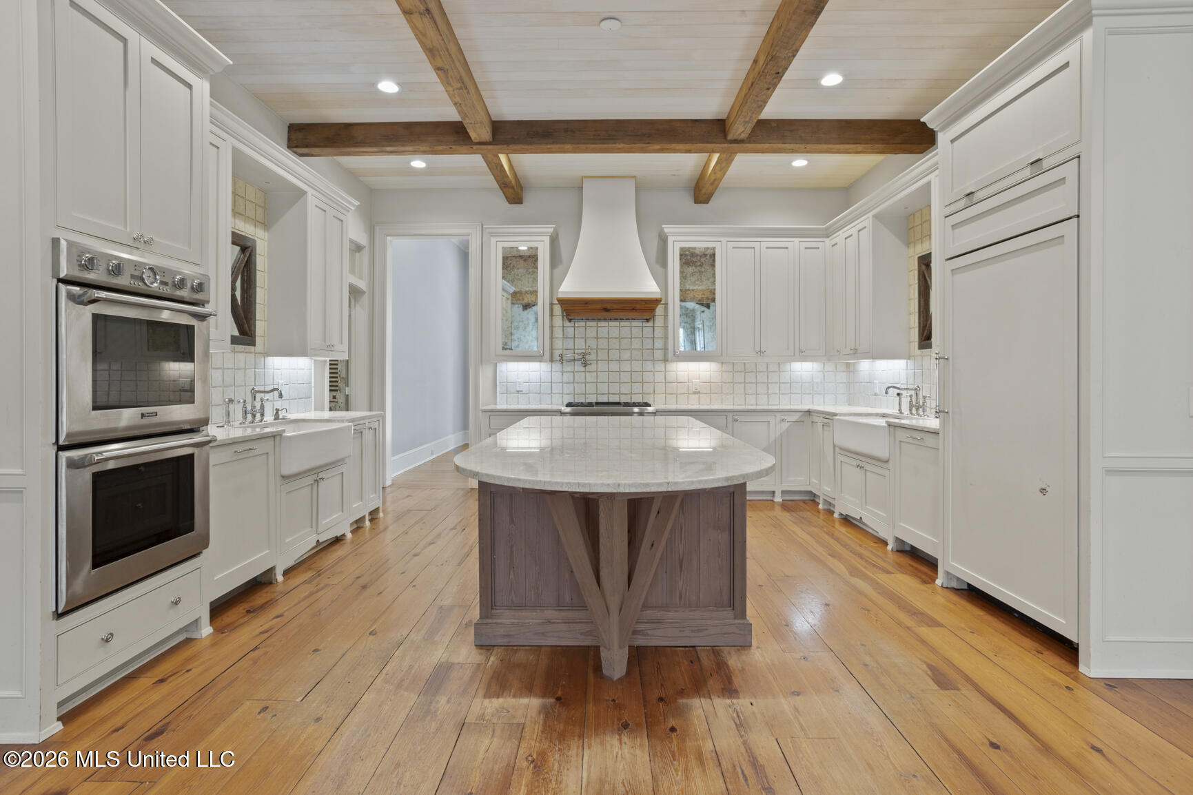 2526 Honeysuckle Lane Property Photo 21