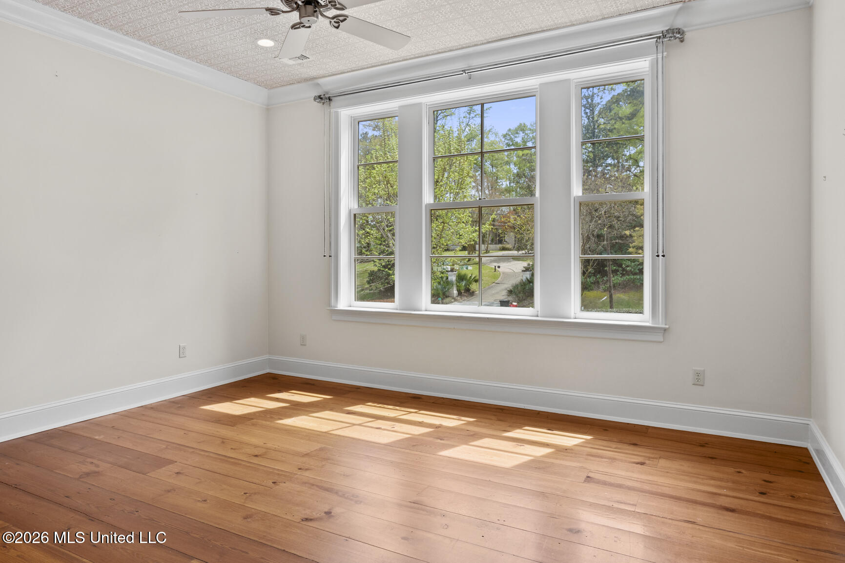 2526 Honeysuckle Lane Property Photo 30