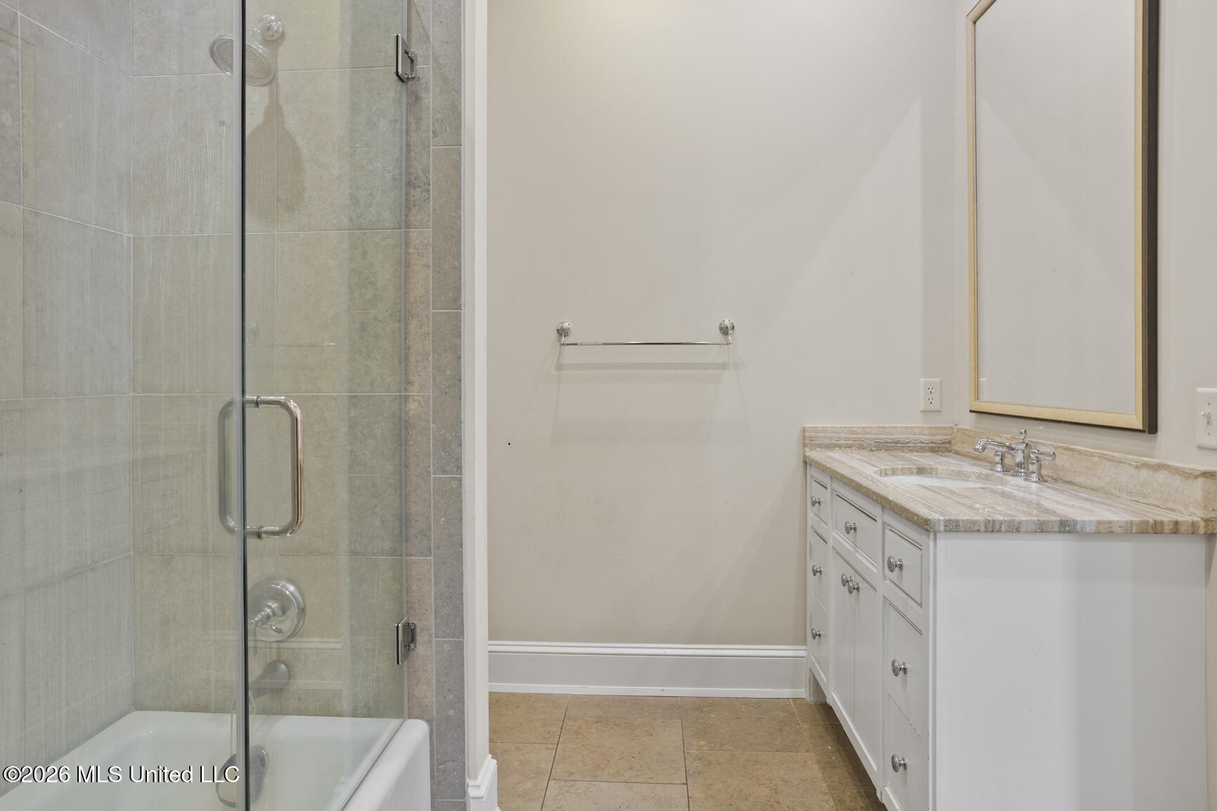 2526 Honeysuckle Lane Property Photo 35