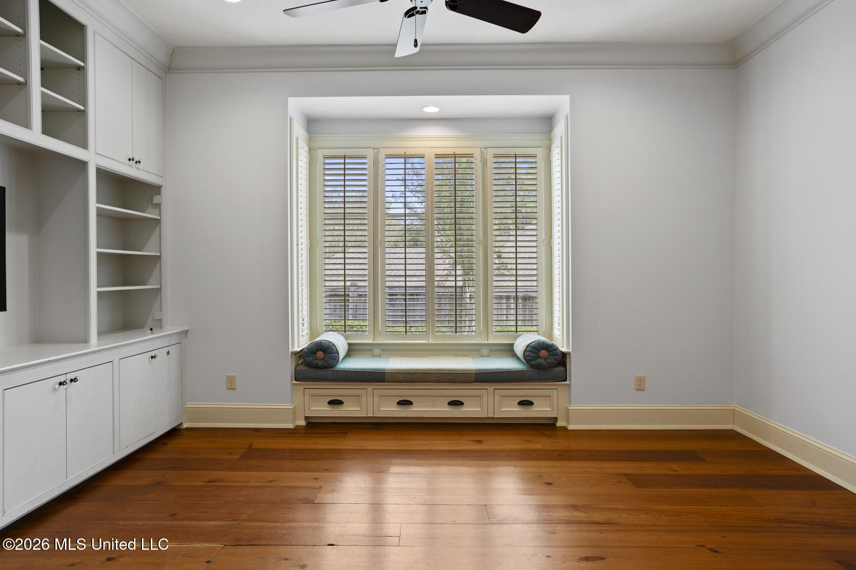 2526 Honeysuckle Lane Property Photo 36