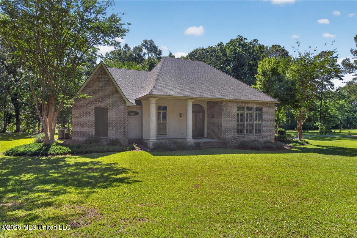 1043 Stonegate Drive Property Photo 2