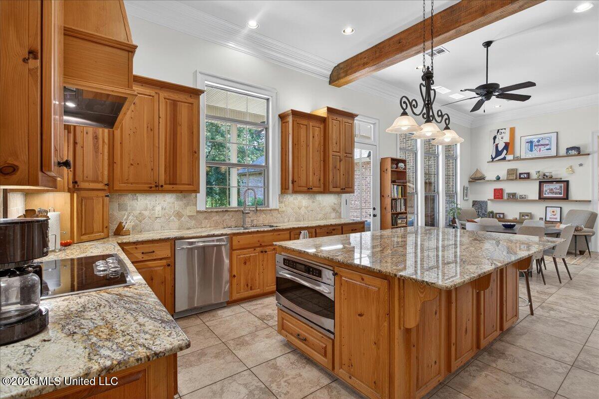 1043 Stonegate Drive Property Photo 13
