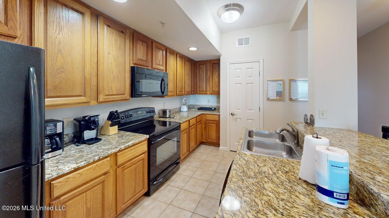 2228 Beach Drive Property Photo 6