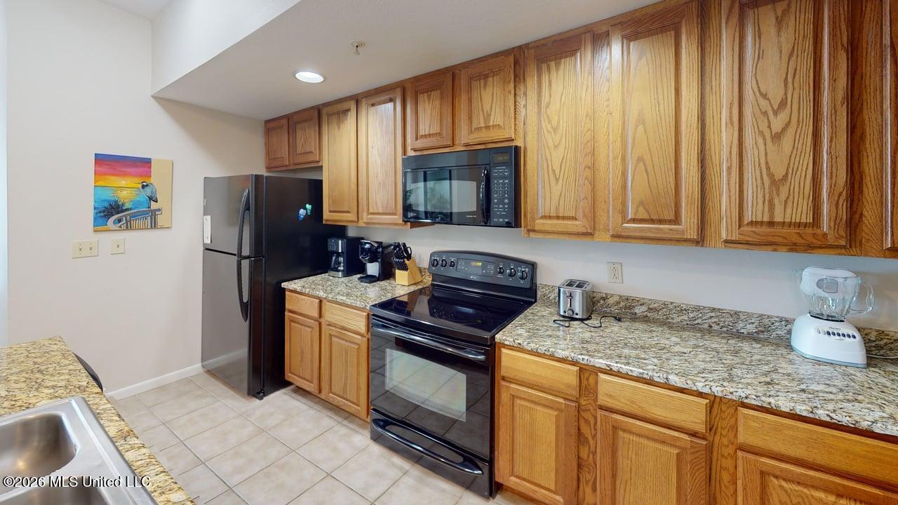 2228 Beach Drive Property Photo 7