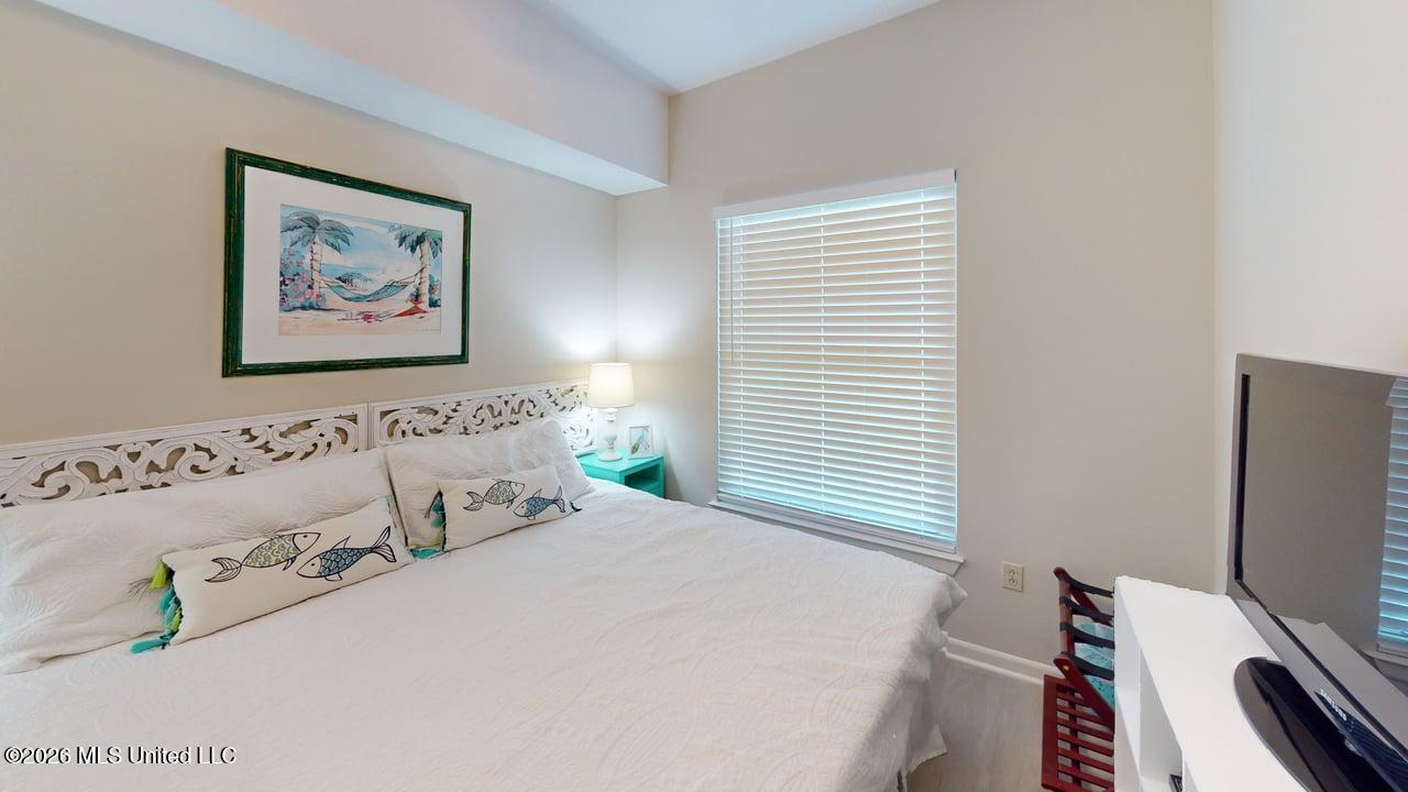 2228 Beach Drive Property Photo 11