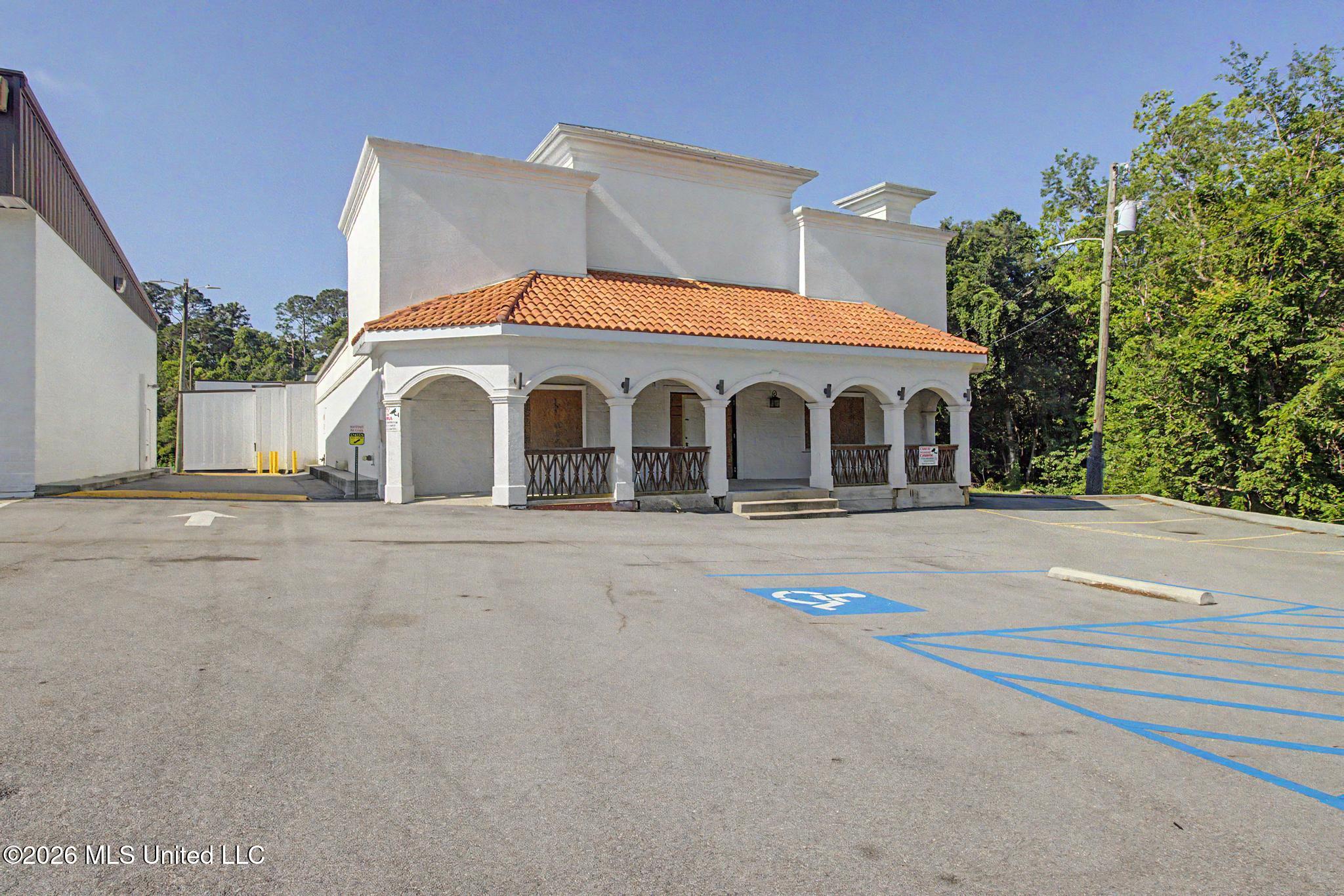 2596 Bienville Boulevard Property Photo 9