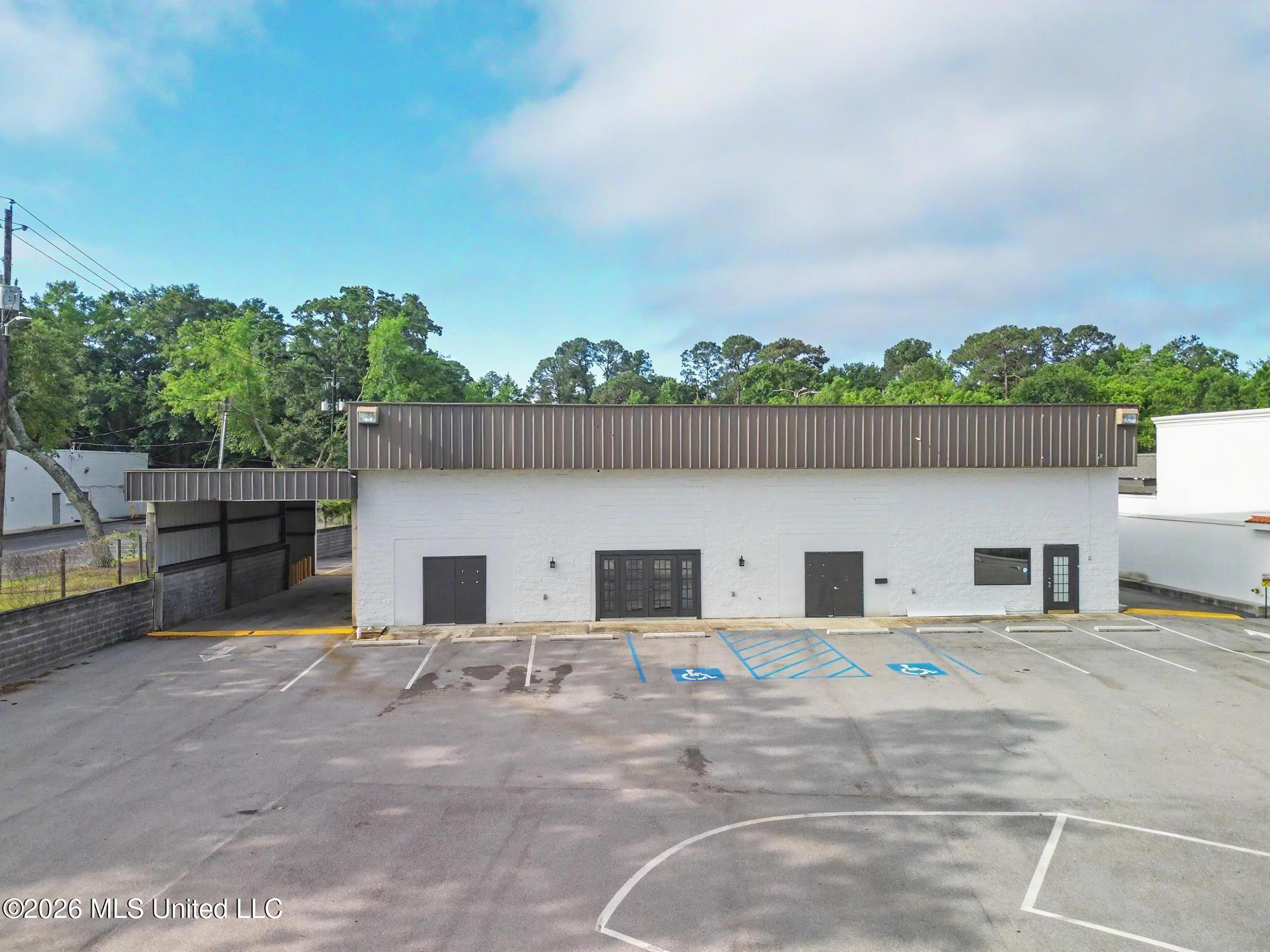 2596 Bienville Boulevard Property Photo 11