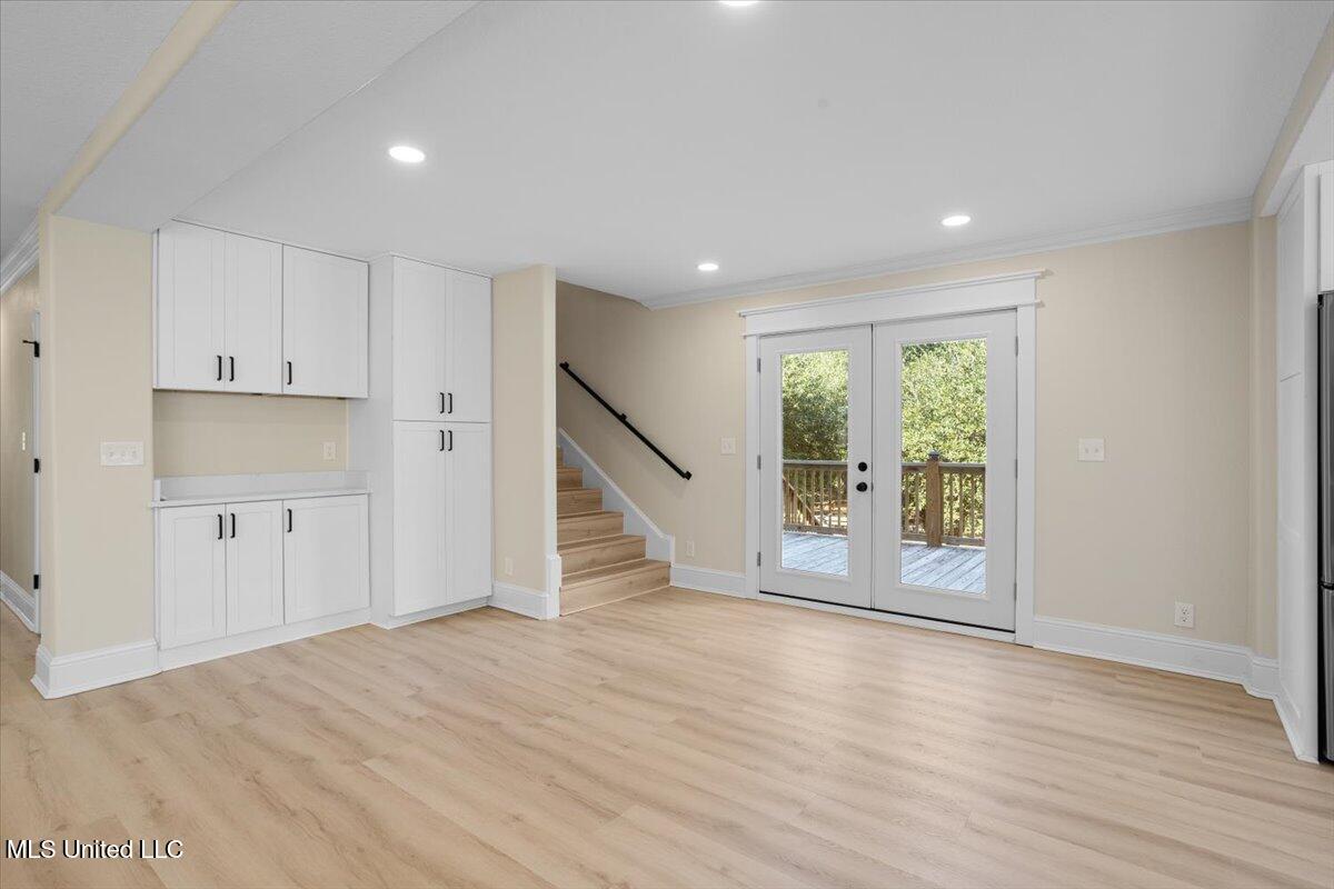 749 E North Street Property Photo 20
