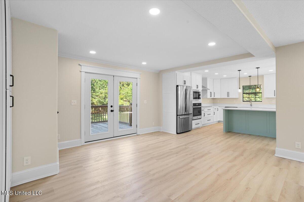 749 E North Street Property Photo 21