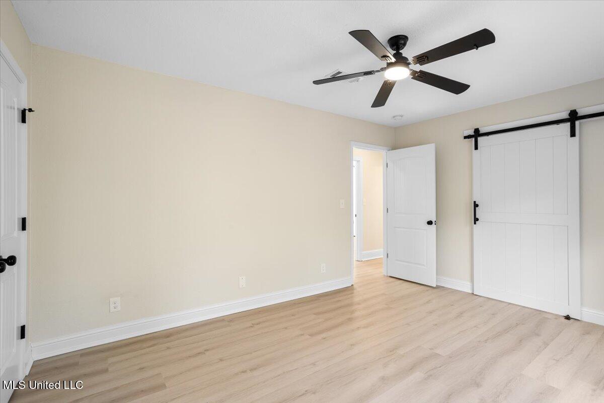 749 E North Street Property Photo 26