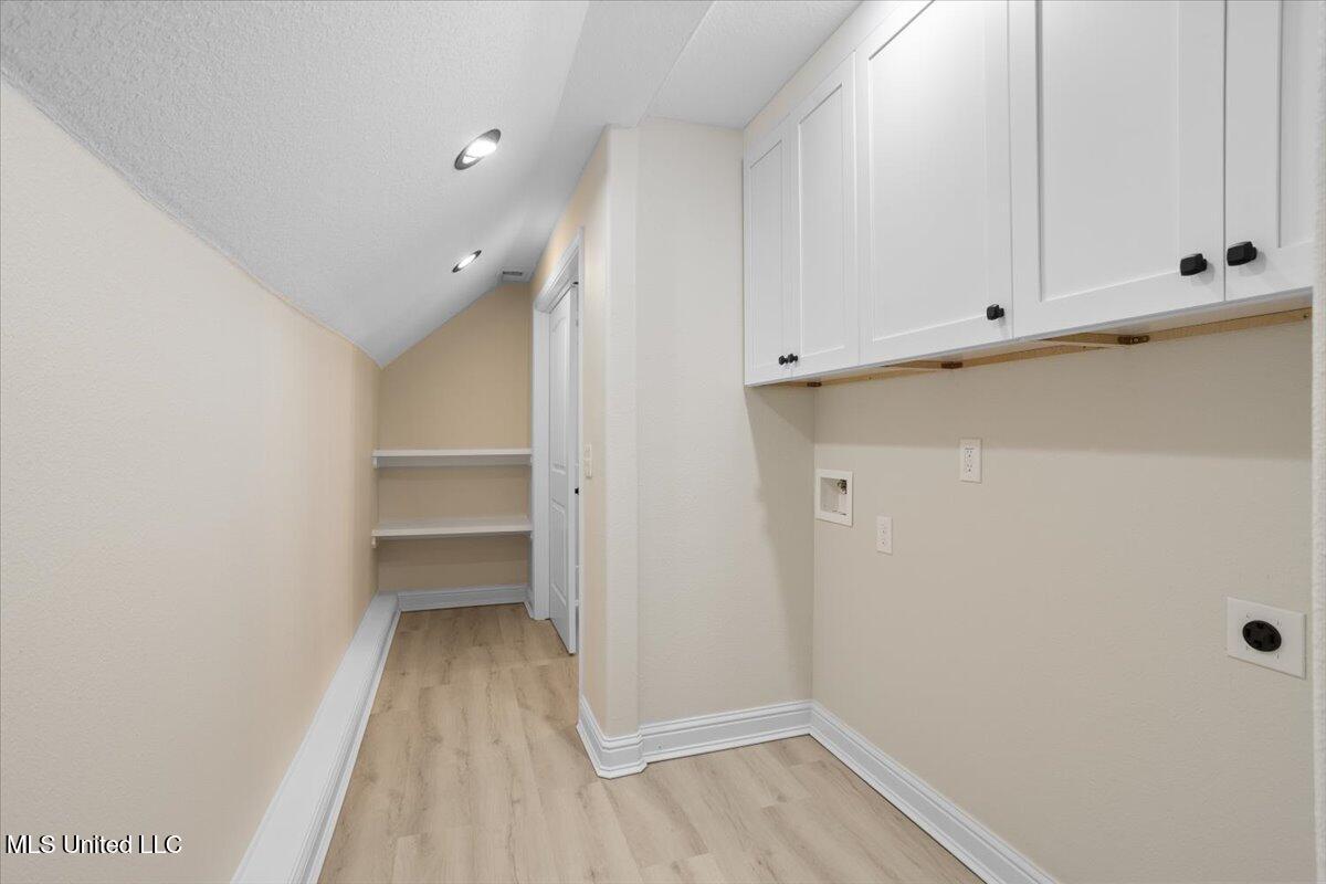 749 E North Street Property Photo 34