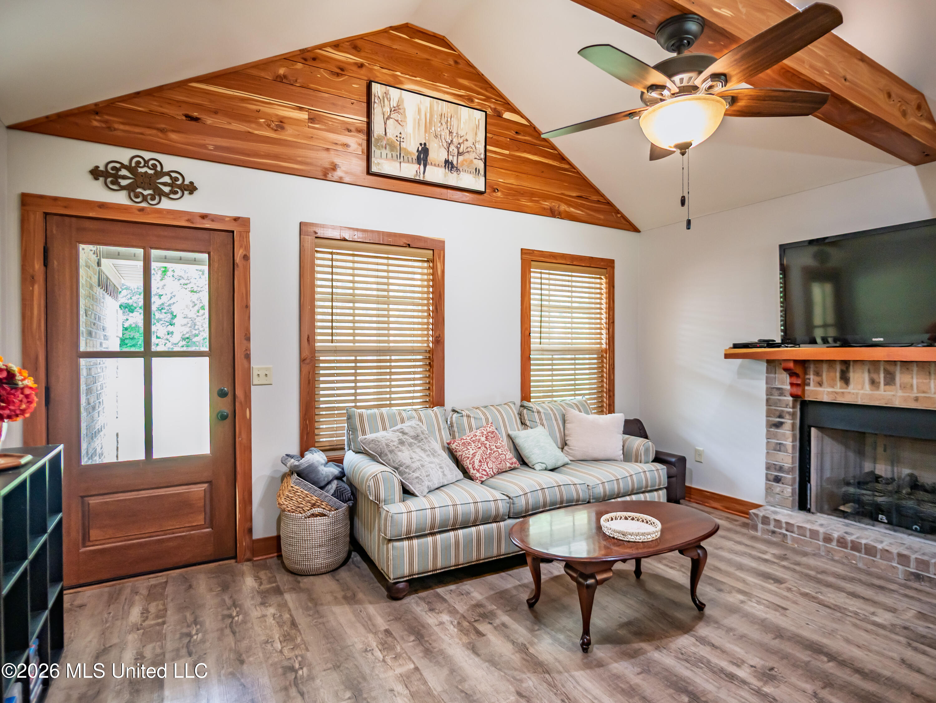 608 County Road 428 Property Photo 1