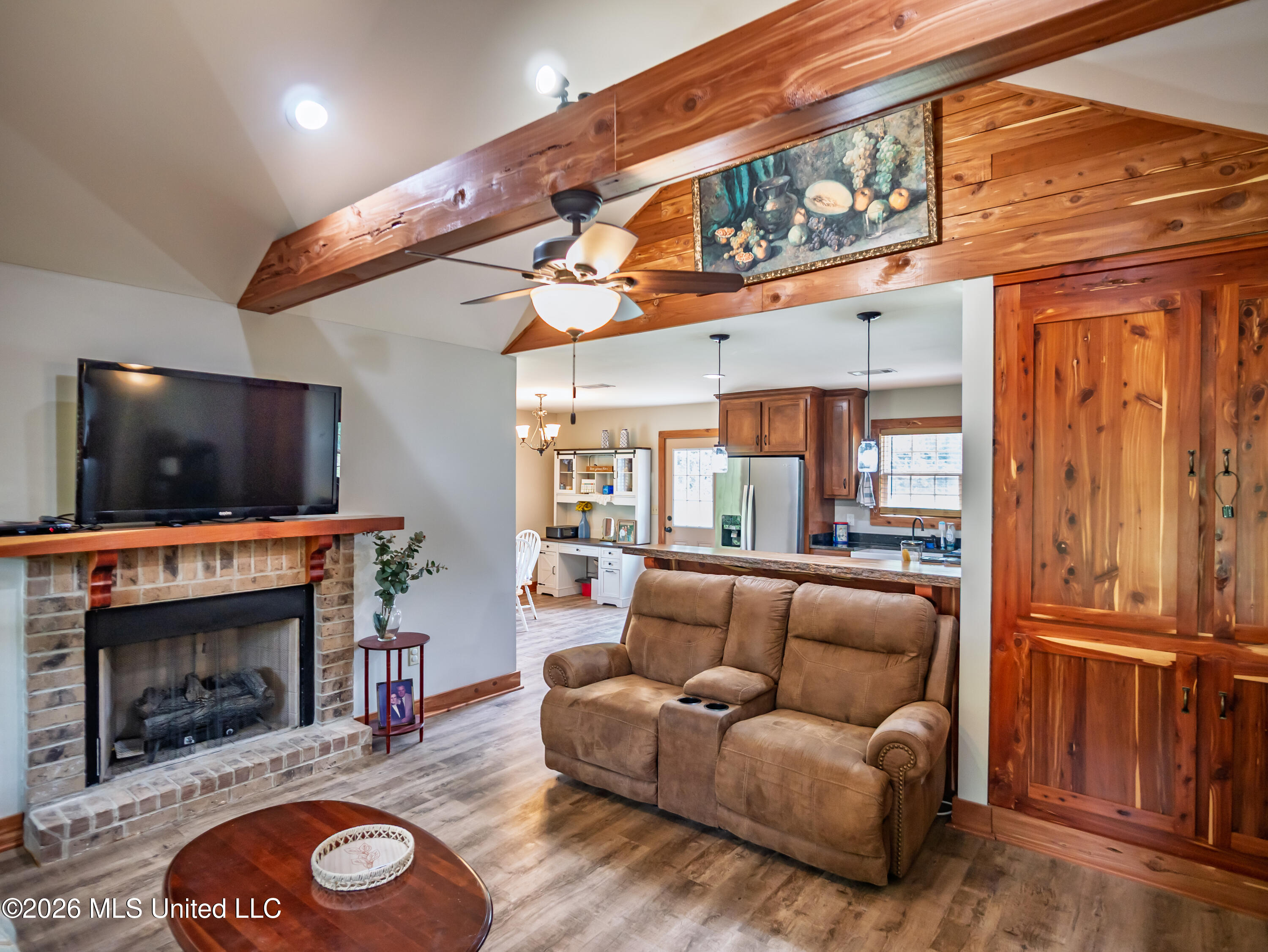 608 County Road 428 Property Photo 4